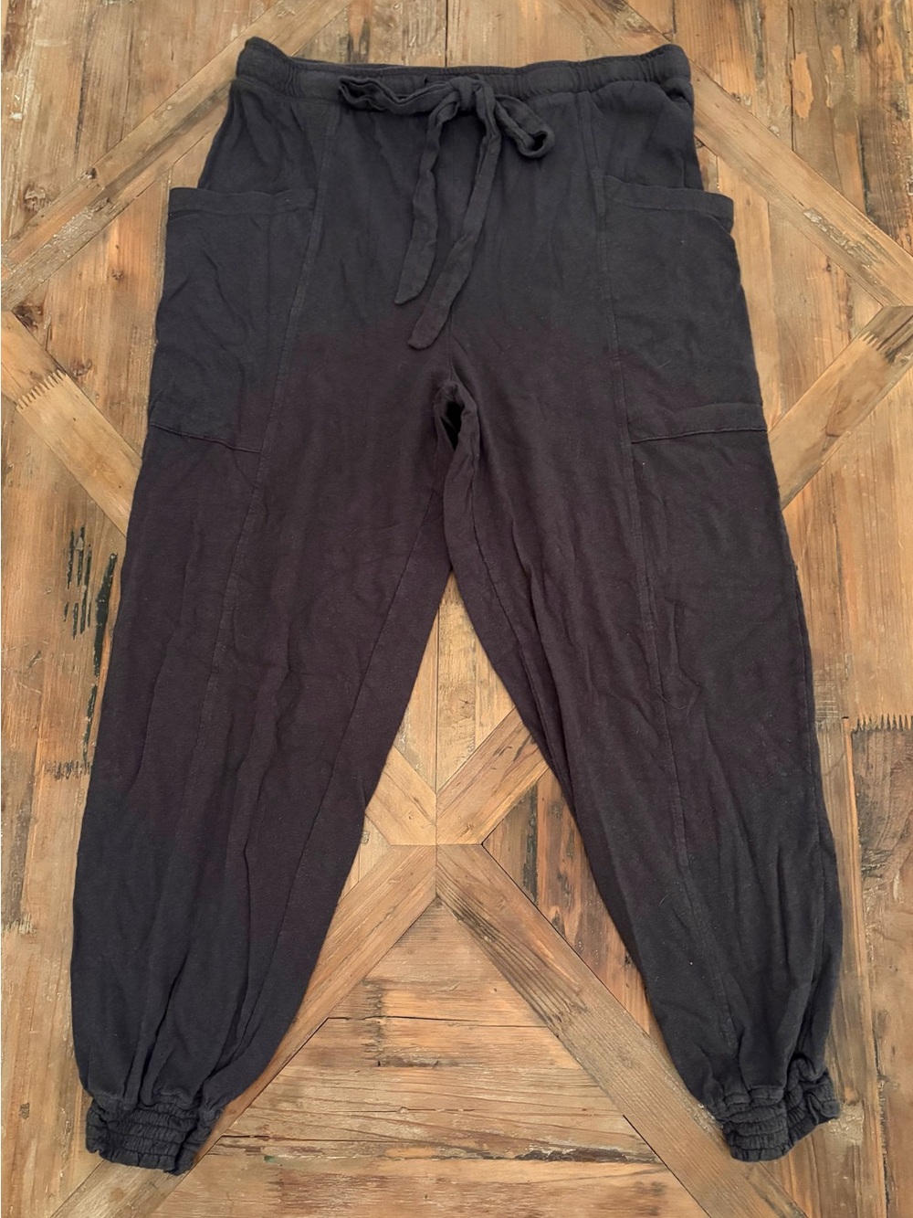 Women’s Aerie Black Drawstring Cargo Jogger Pants